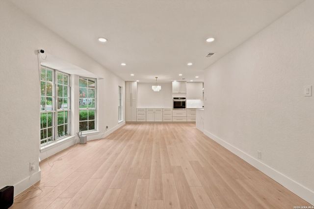 12902 QUEENS FOREST ST, San Antonio, TX 78230