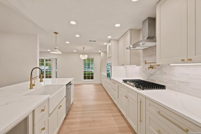 12902 QUEENS FOREST ST, San Antonio, TX 78230