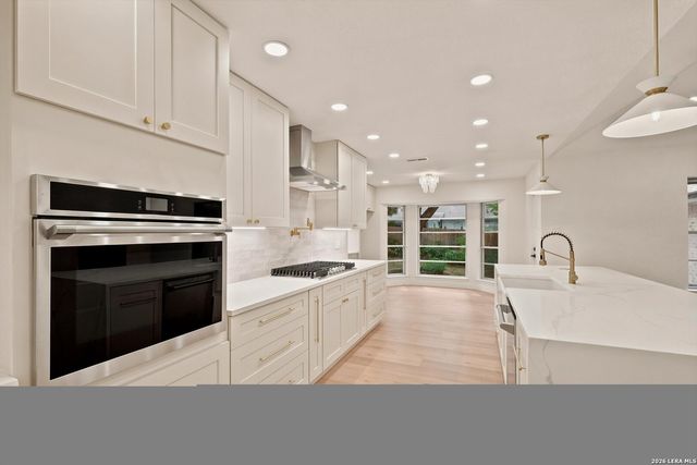 12902 QUEENS FOREST ST, San Antonio, TX 78230