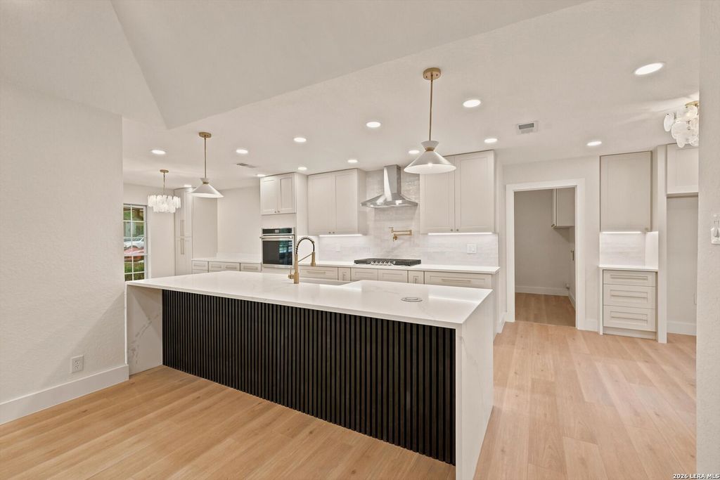 12902 QUEENS FOREST ST, San Antonio, TX 78230
