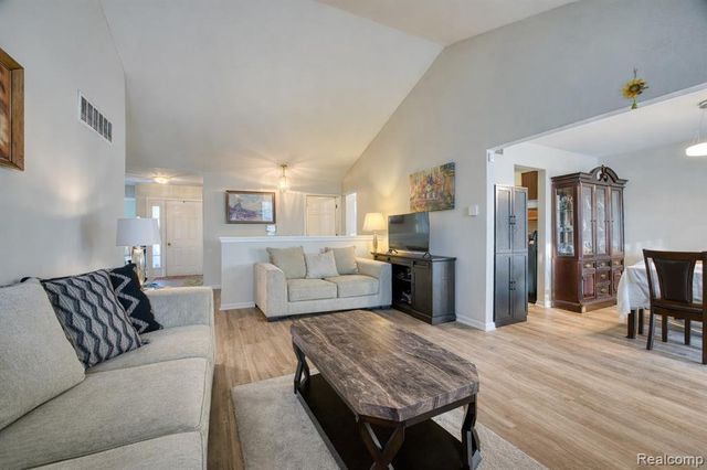 1223 Oaklawn Drive, Pontiac, MI 48341