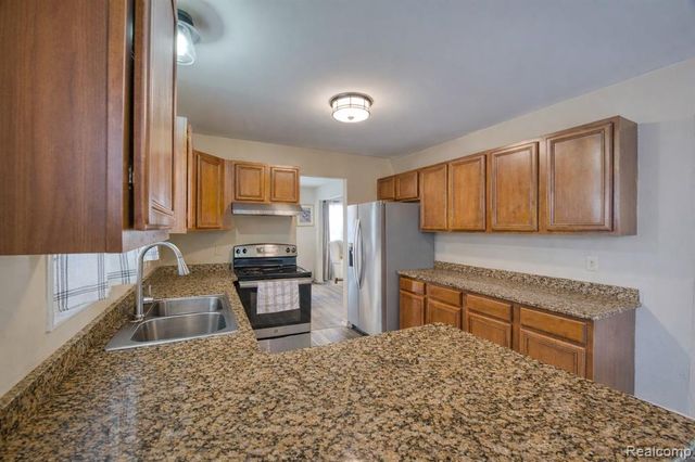 1223 Oaklawn Drive, Pontiac, MI 48341