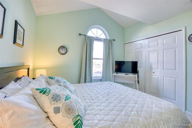 1223 Oaklawn Drive, Pontiac, MI 48341