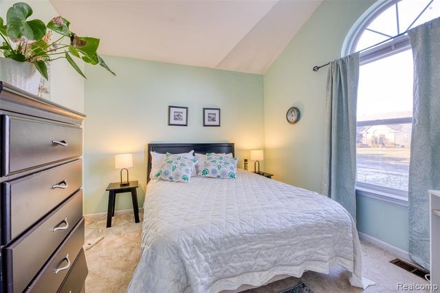 1223 Oaklawn Drive, Pontiac, MI 48341