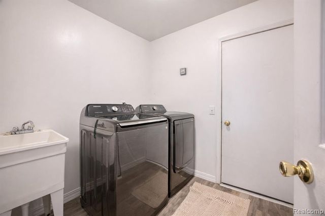 1223 Oaklawn Drive, Pontiac, MI 48341