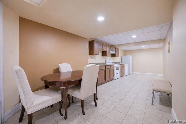 1223 Oaklawn Drive, Pontiac, MI 48341