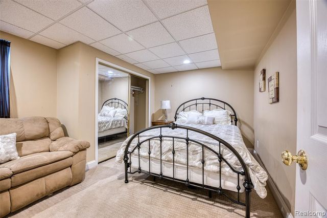 1223 Oaklawn Drive, Pontiac, MI 48341