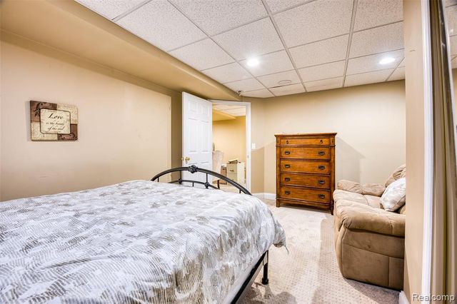 1223 Oaklawn Drive, Pontiac, MI 48341