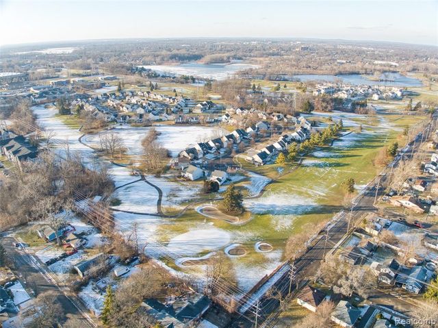 1223 Oaklawn Drive, Pontiac, MI 48341