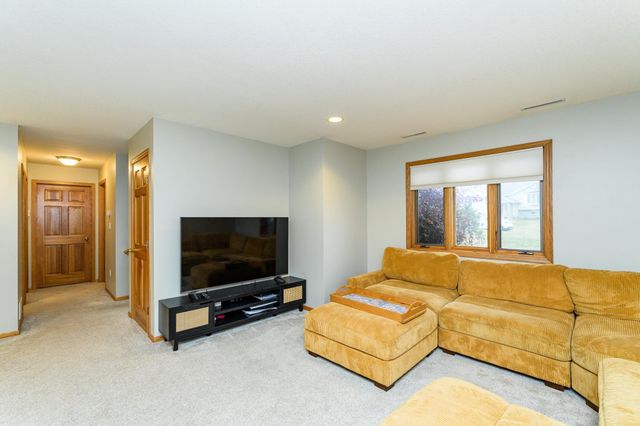 3620 Halling Place SW, Rochester, MN 55902