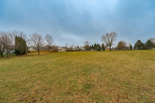 3620 Halling Place SW, Rochester, MN 55902