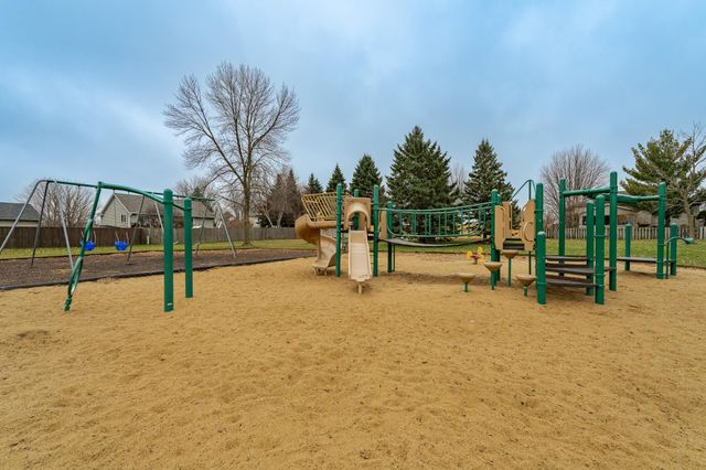 3620 Halling Place SW, Rochester, MN 55902