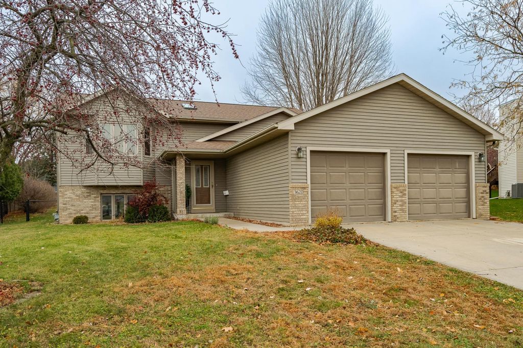 3620 Halling Place SW, Rochester, MN 55902