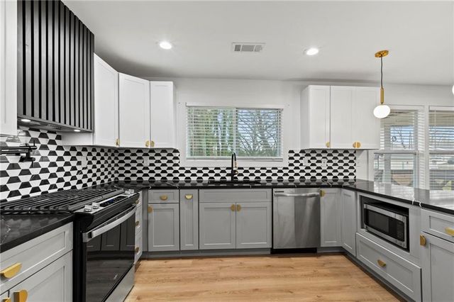 3200 Lowndes Street, East Point, GA 30344