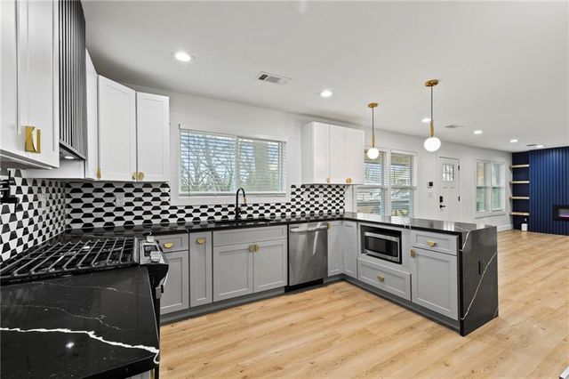 3200 Lowndes Street, East Point, GA 30344