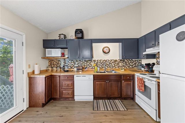 8462 Lane Drive, Raytown, MO 64138
