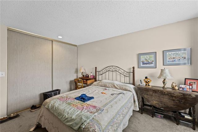 8462 Lane Drive, Raytown, MO 64138