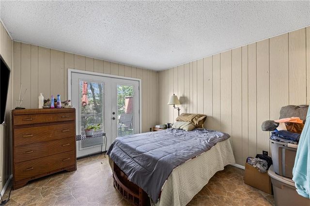 8462 Lane Drive, Raytown, MO 64138