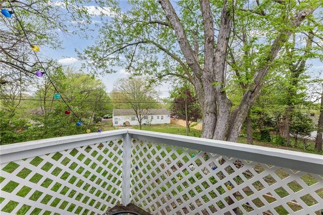 8462 Lane Drive, Raytown, MO 64138