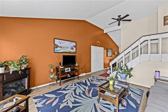8462 Lane Drive, Raytown, MO 64138