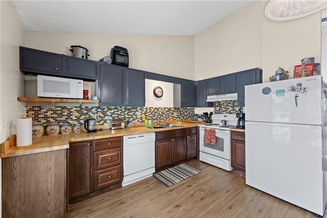 8462 Lane Drive, Raytown, MO 64138