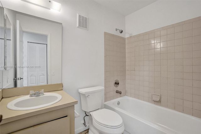 1156 NW 106th Ter 204, Pembroke Pines, FL 33026
