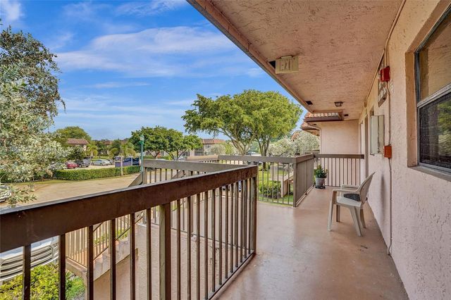 1156 NW 106th Ter 204, Pembroke Pines, FL 33026