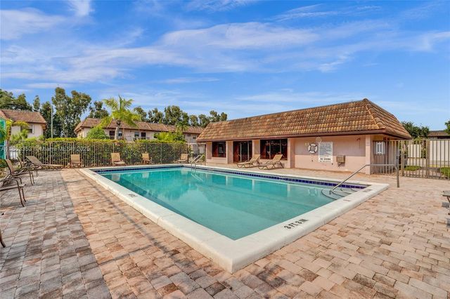 1156 NW 106th Ter 204, Pembroke Pines, FL 33026
