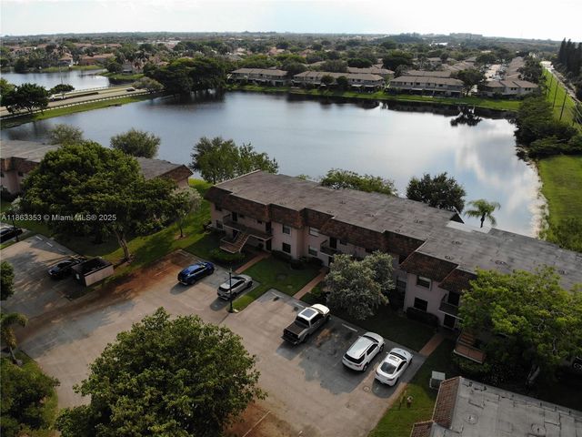1156 NW 106th Ter 204, Pembroke Pines, FL 33026