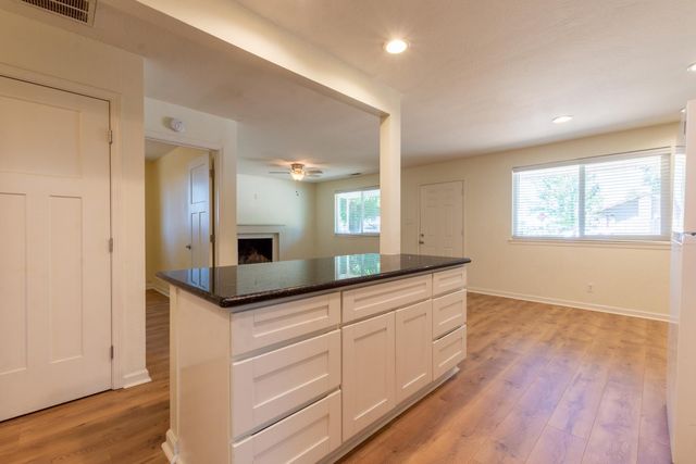 142 Penaranda Dr, Folsom, CA 95630