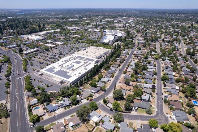 142 Penaranda Dr, Folsom, CA 95630