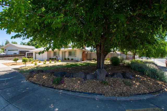 142 Penaranda Dr, Folsom, CA 95630