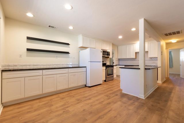 142 Penaranda Dr, Folsom, CA 95630