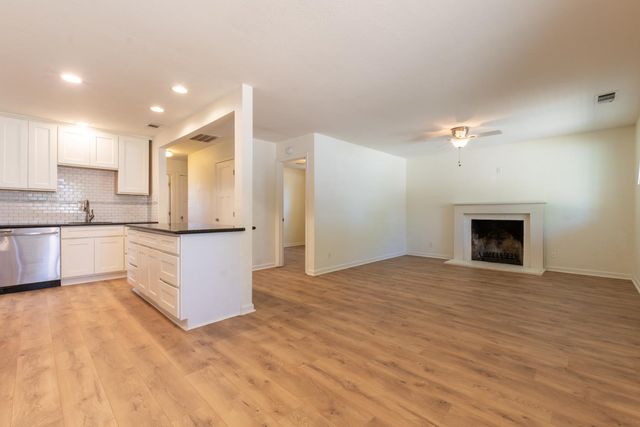 142 Penaranda Dr, Folsom, CA 95630