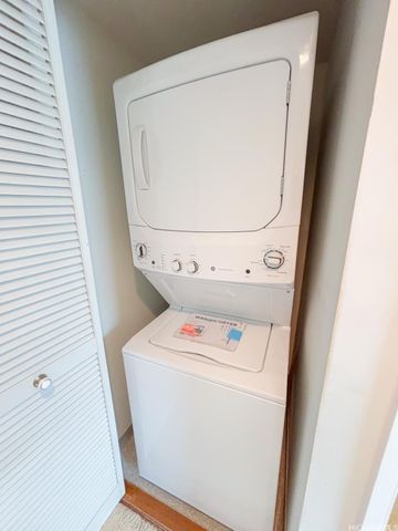 1341 Kapiolani Boulevard 16A, Honolulu, HI 96814