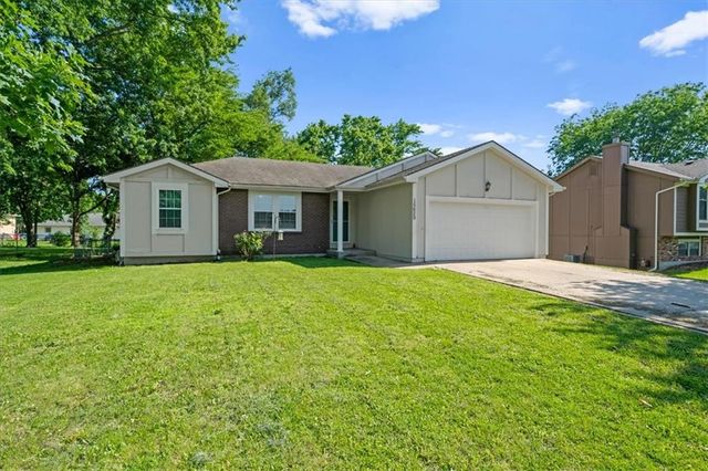 15629 Klamm Street, Basehor, KS 66007
