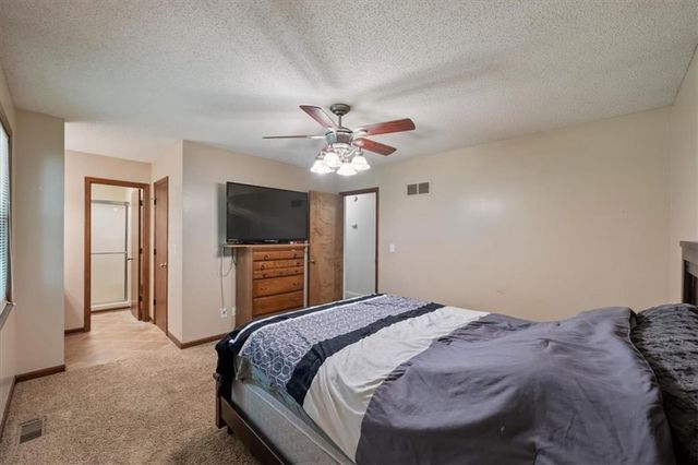 15629 Klamm Street, Basehor, KS 66007