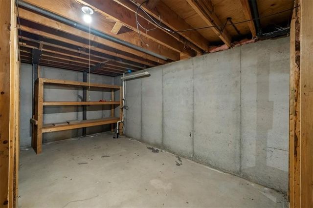 15629 Klamm Street, Basehor, KS 66007