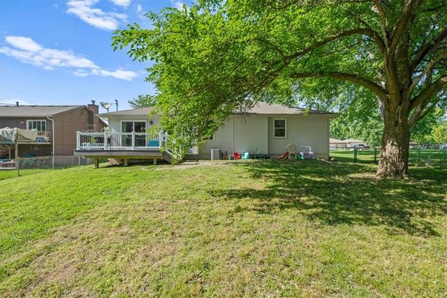 15629 Klamm Street, Basehor, KS 66007