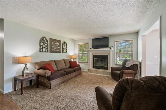 15629 Klamm Street, Basehor, KS 66007