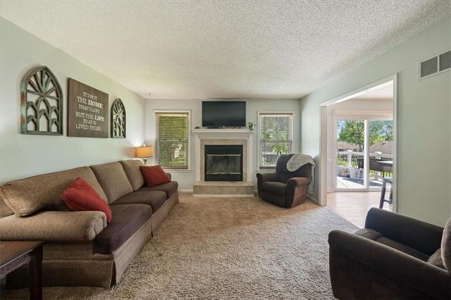 15629 Klamm Street, Basehor, KS 66007