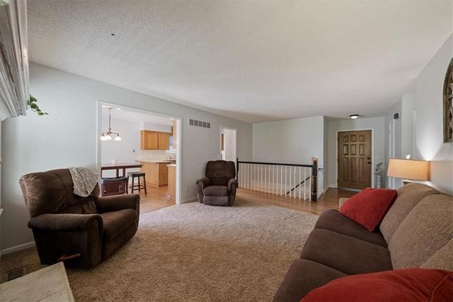 15629 Klamm Street, Basehor, KS 66007