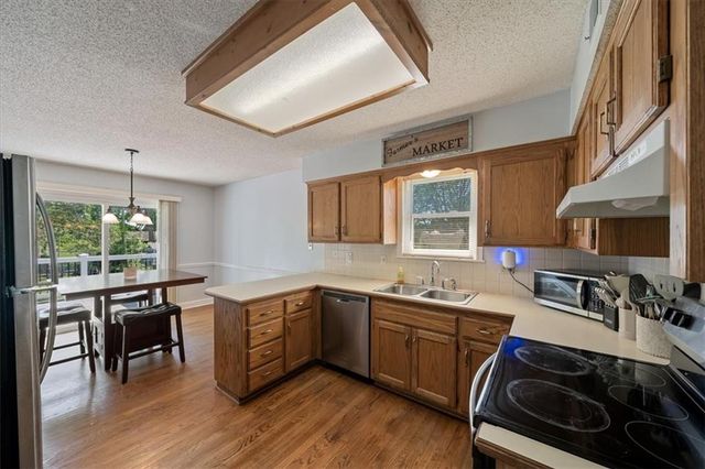 15629 Klamm Street, Basehor, KS 66007