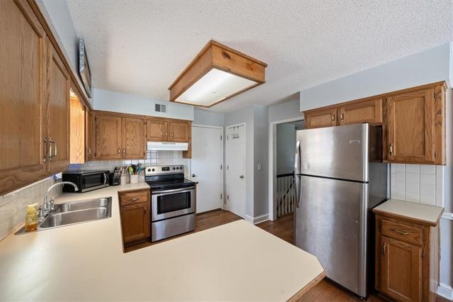 15629 Klamm Street, Basehor, KS 66007