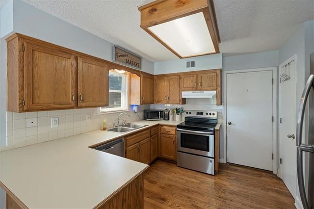 15629 Klamm Street, Basehor, KS 66007