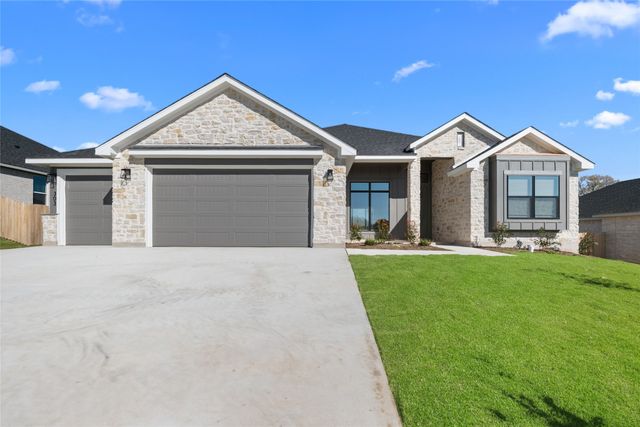 303 Boots Court, Lorena, TX 76655