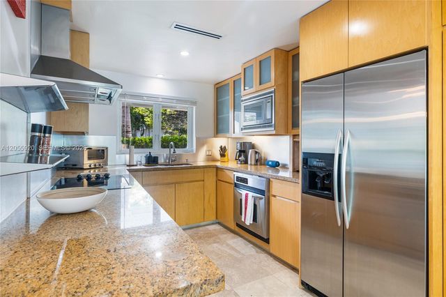 11403 NE 8th Avenue, Biscayne Park, FL 33161