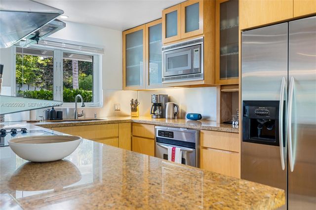 11403 NE 8th Avenue, Biscayne Park, FL 33161