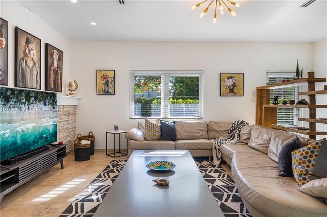 11403 NE 8th Avenue, Biscayne Park, FL 33161