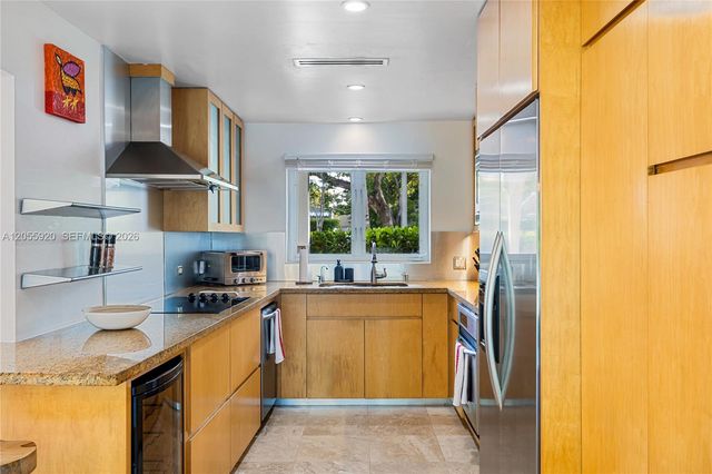 11403 NE 8th Avenue, Biscayne Park, FL 33161